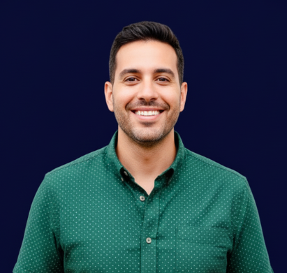 a Profile picture of a man wearing green color shirt